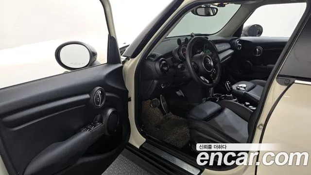 MINI Hatch 2019 thumb 10