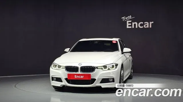 BMW 3-Series 2018 thumb 3
