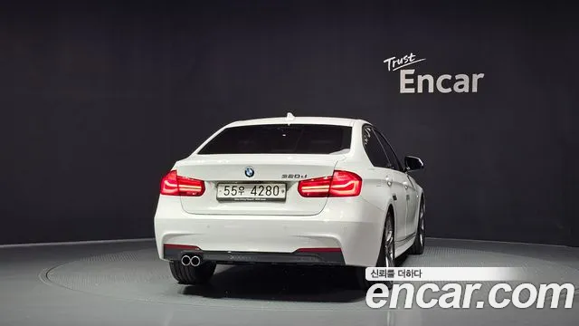 BMW 3-Series 2018 thumb 4