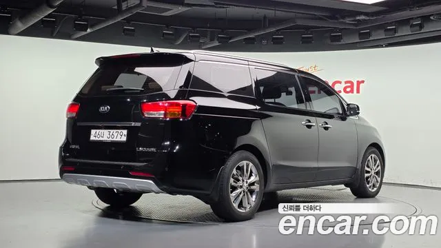 Kia Carnival 2018 thumb 2