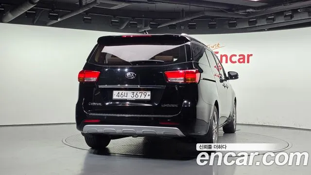 Kia Carnival 2018 thumb 4
