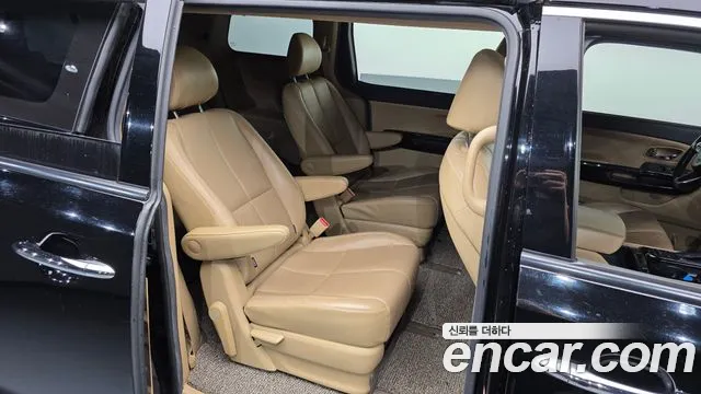 Kia Carnival 2018 thumb 12