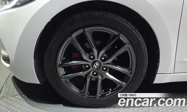 Hyundai Avante 2015 thumb 4