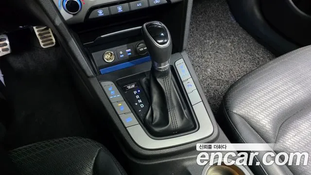 Hyundai Avante 2015 thumb 8