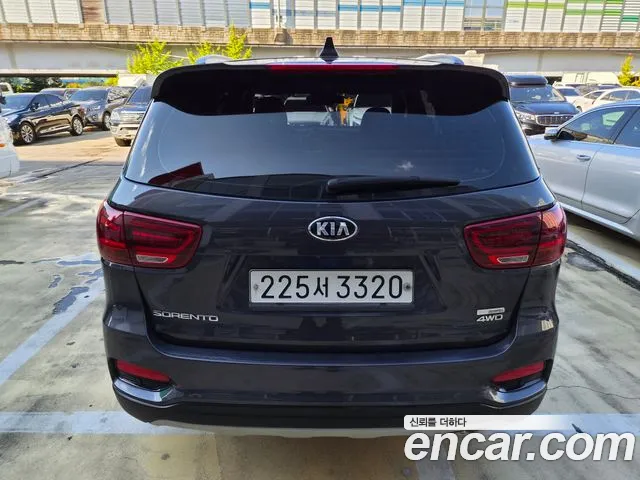 Kia Sorento 2018 thumb 4