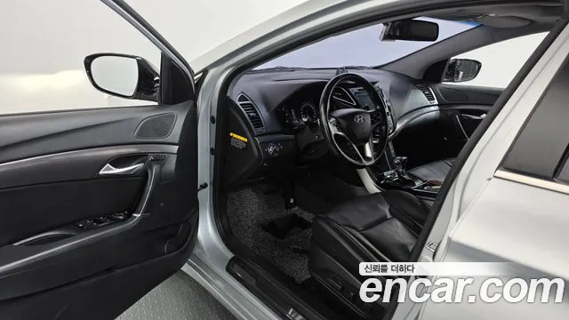 Hyundai i40 2013 thumb 10