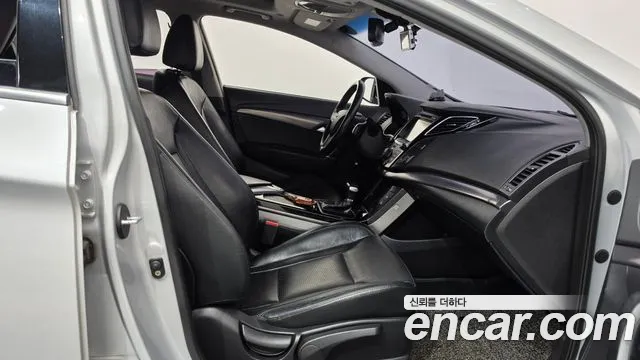 Hyundai i40 2013 thumb 11