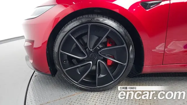 Tesla Model 3 2024 thumb 4