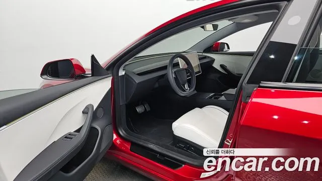 Tesla Model 3 2024 thumb 9
