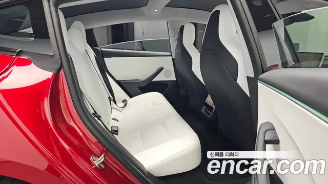 Tesla Model 3 2024 thumb 10