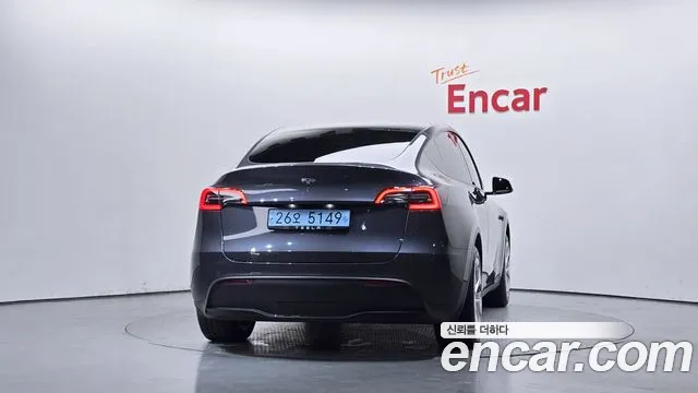 Tesla Model Y 2021 thumb 4