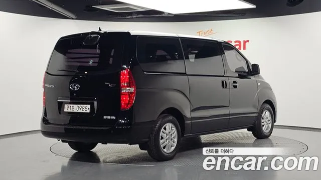Hyundai Starex 2017 thumb 2