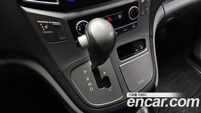 Hyundai Starex 2017 thumb 9