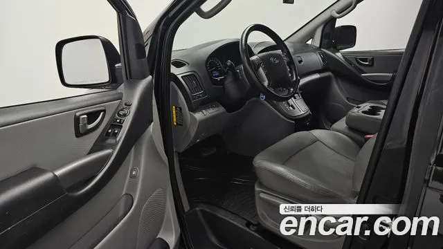 Hyundai Starex 2017 thumb 11