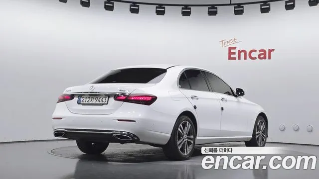 Mercedes-Benz E-Класс 2022 thumb 2