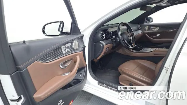 Mercedes-Benz E-Класс 2022 thumb 10