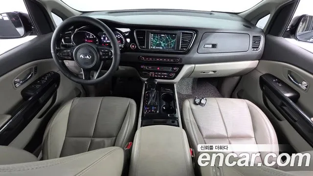 Kia Carnival 2017 thumb 7