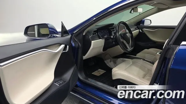 Tesla Model S 2017 thumb 9