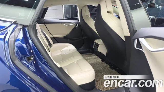 Tesla Model S 2017 thumb 11