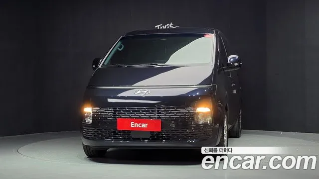 Hyundai Staria 2024 thumb 3