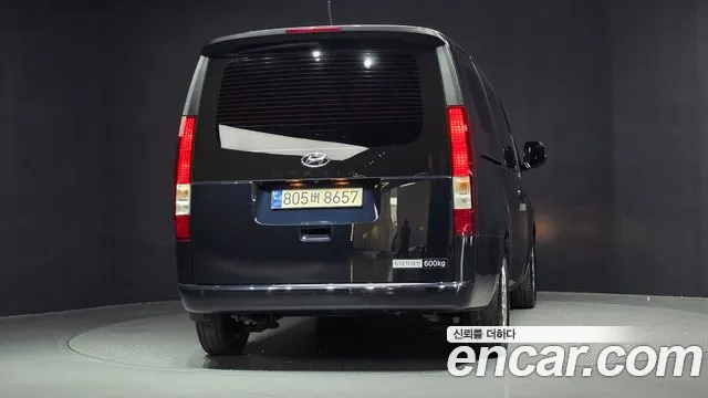 Hyundai Staria 2024 thumb 4