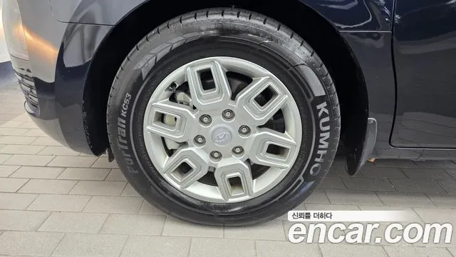 Hyundai Staria 2024 thumb 5
