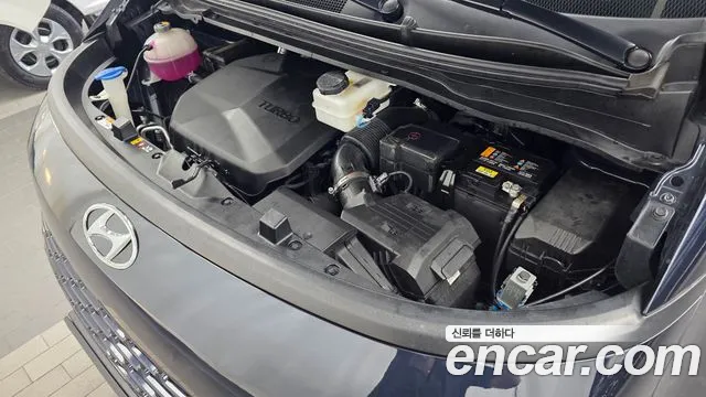 Hyundai Staria 2024 thumb 6