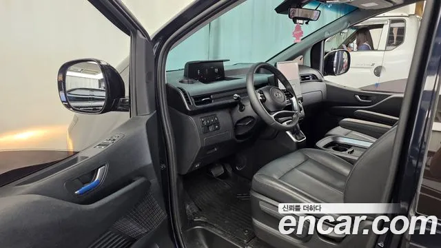 Hyundai Staria 2024 thumb 10