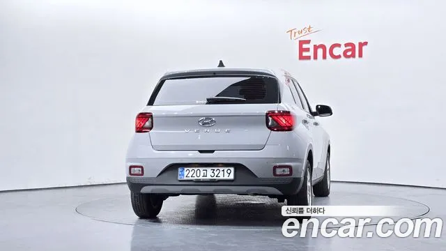 Hyundai Venue 2023 thumb 4