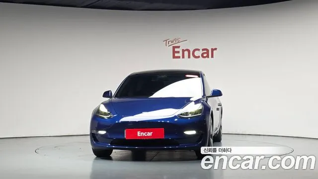 Tesla Model 3 2022 thumb 2