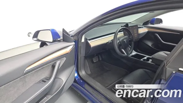 Tesla Model 3 2022 thumb 9