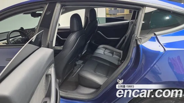 Tesla Model 3 2022 thumb 10