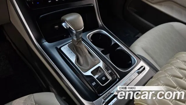 Kia Carnival 2021 thumb 9