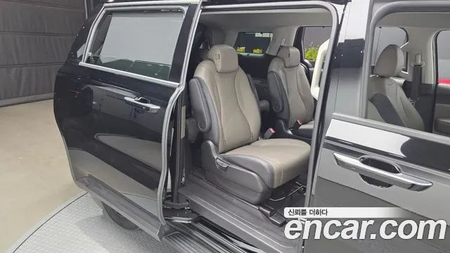 Kia Carnival 2025 thumb 12