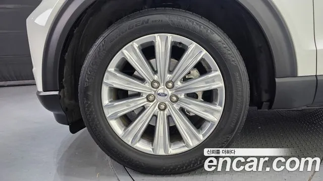 Ford Explorer 2020 thumb 5