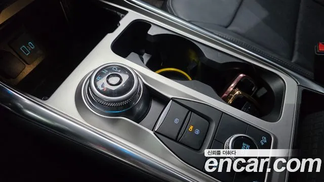 Ford Explorer 2020 thumb 9