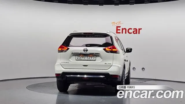 Nissan X-Trail 2018 thumb 4