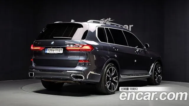 BMW X7 2022 thumb 2