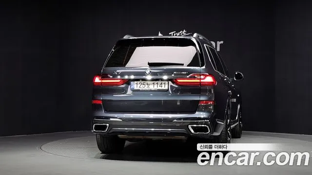 BMW X7 2022 thumb 4