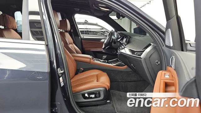 BMW X7 2022 thumb 11