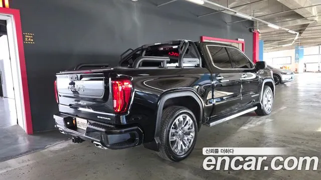 GMC Sierra 2025 thumb 2