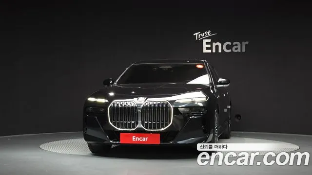 BMW 7-Series 2023 thumb 3
