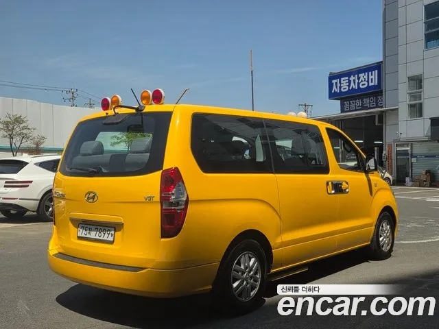 Hyundai Starex 2016 thumb 4