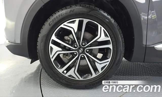 Hyundai Santa Fe 2019 thumb 5