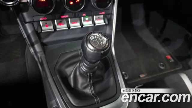 Toyota GT86 2024 thumb 8