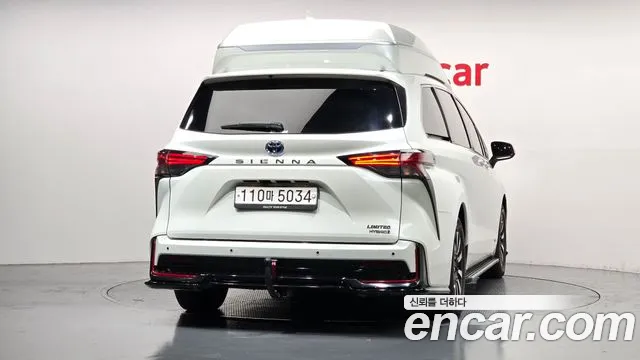 Toyota Sienna 2021 thumb 4