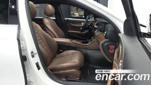 Mercedes-Benz E-Класс 2021 thumb 11