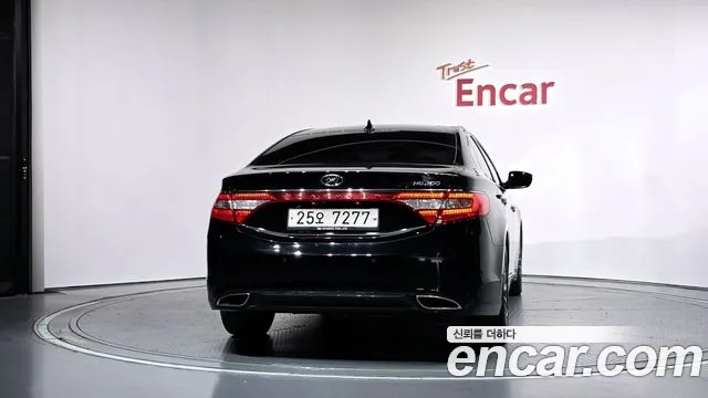 Hyundai Grandeur 2013 thumb 4