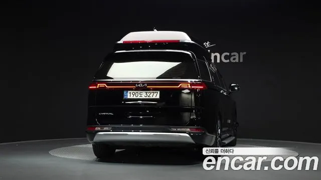 Kia Carnival 2021 thumb 4