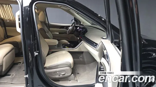 Kia Carnival 2021 thumb 11